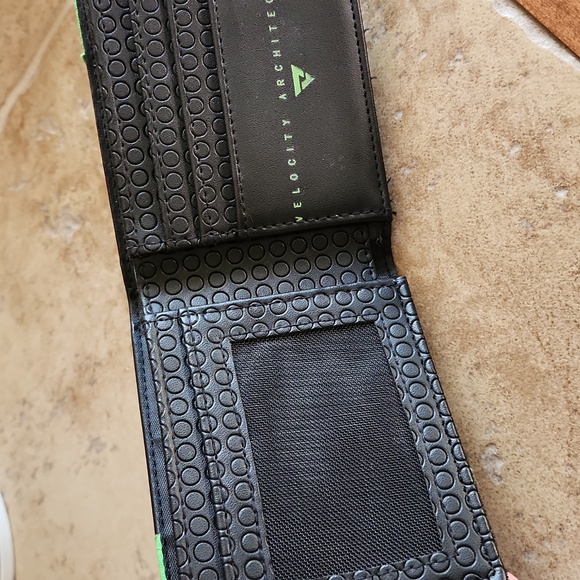 XBOX Black and Green Wallet - Picture 3 of 11